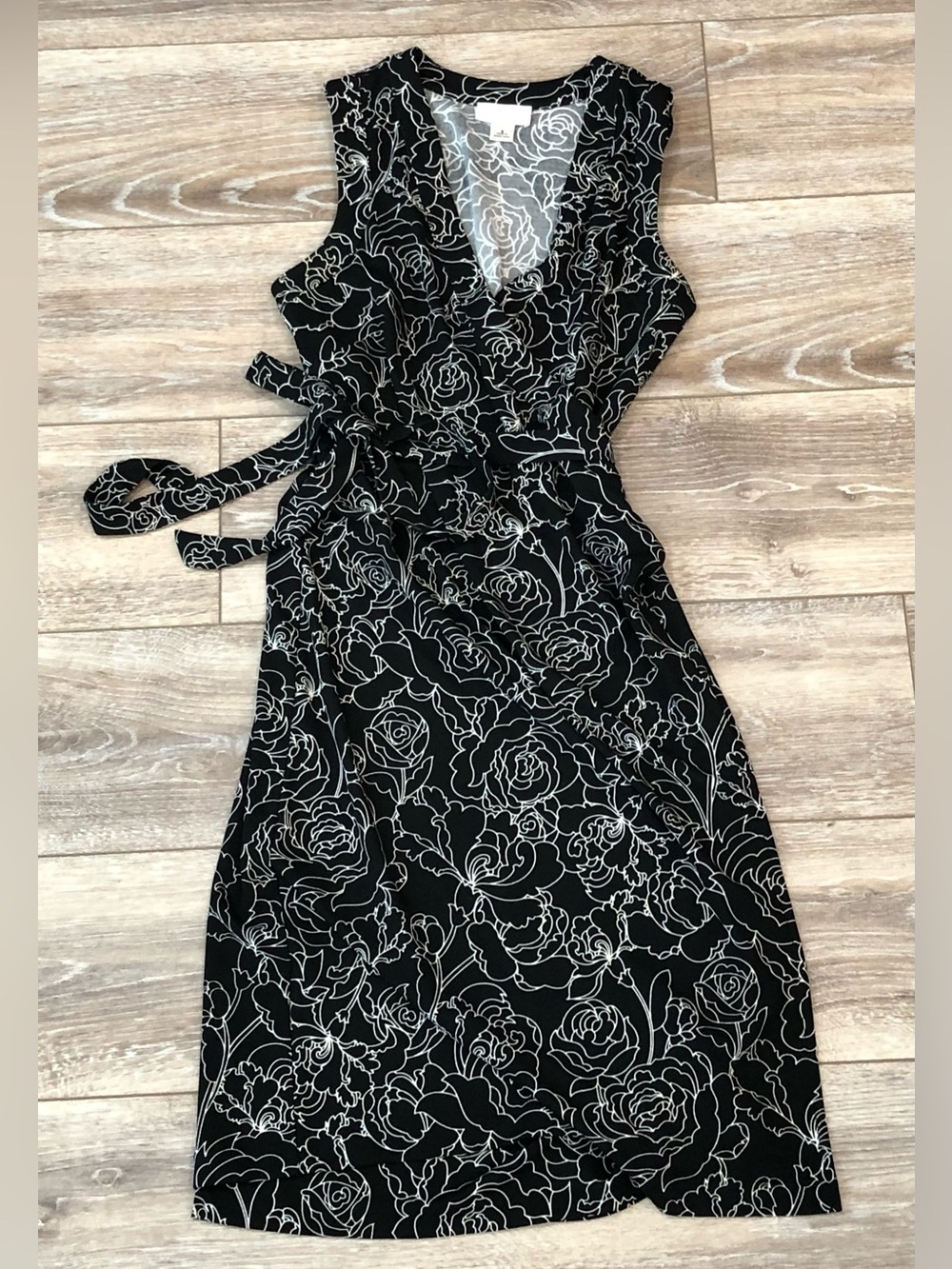 Anne Taylor Loft Sleeveless Black Floral Wrap Dress with White Outline